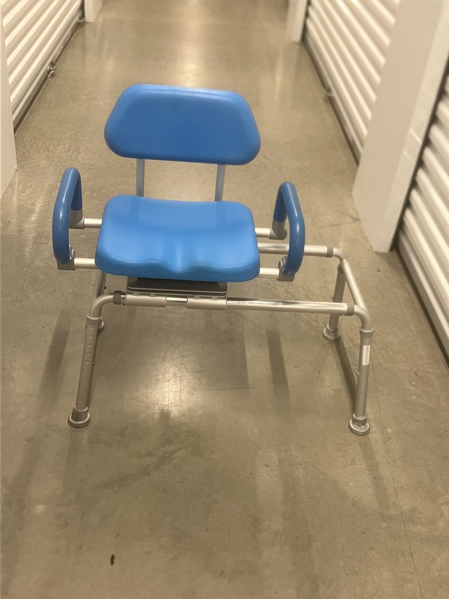 Platinum Health Carousel Sliding Shower Chair Tub Transfer Bench w/ Swivel Seat. The cushion on the very back of the back rest is cracked. See pics. U
