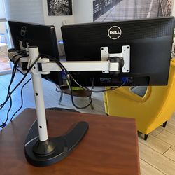 Dual Dell P1913b LED LCD Monitor- 19"  VGA and display port.  Nothing wrong