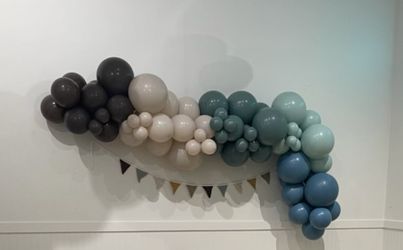 CUSTOM BALLOON ARCHES