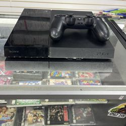 PlayStation 4 Complete $135 Gamehogs 11am-7pm
