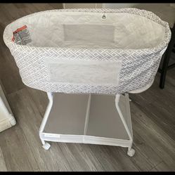 Delta sweet slumber bassinet 