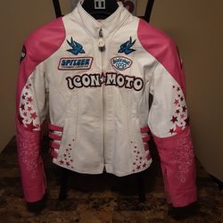 ICON MOTO Womens Leather Bombshell Go-Go Motorcycle Jacket for Sale in  Clovis, CA - OfferUp