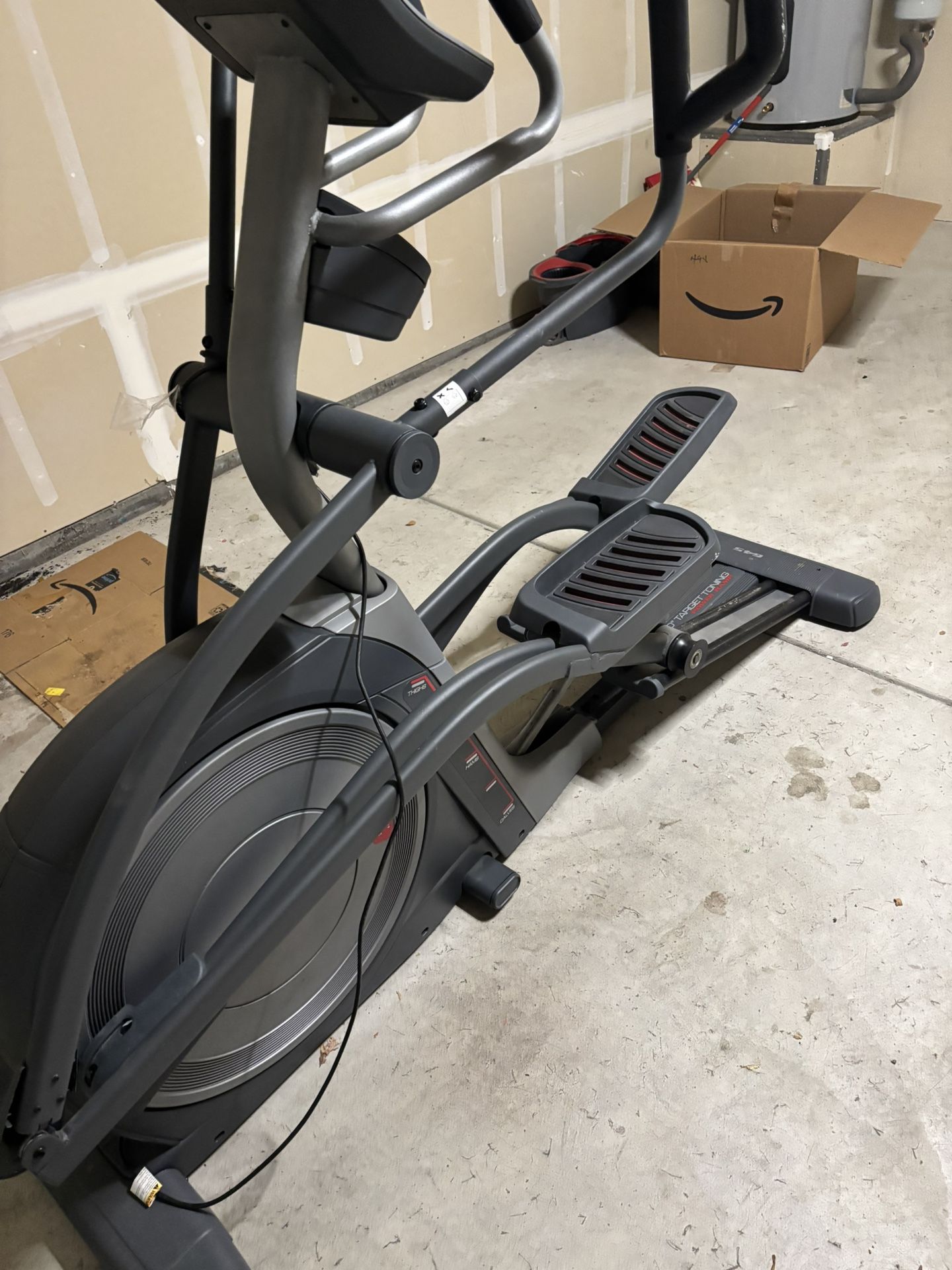 Free Motion Elliptical 645 Machine