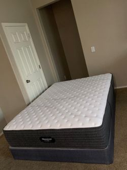 QUEEN BEAUTYREST MATTRESS AND FREE BOX SPRING