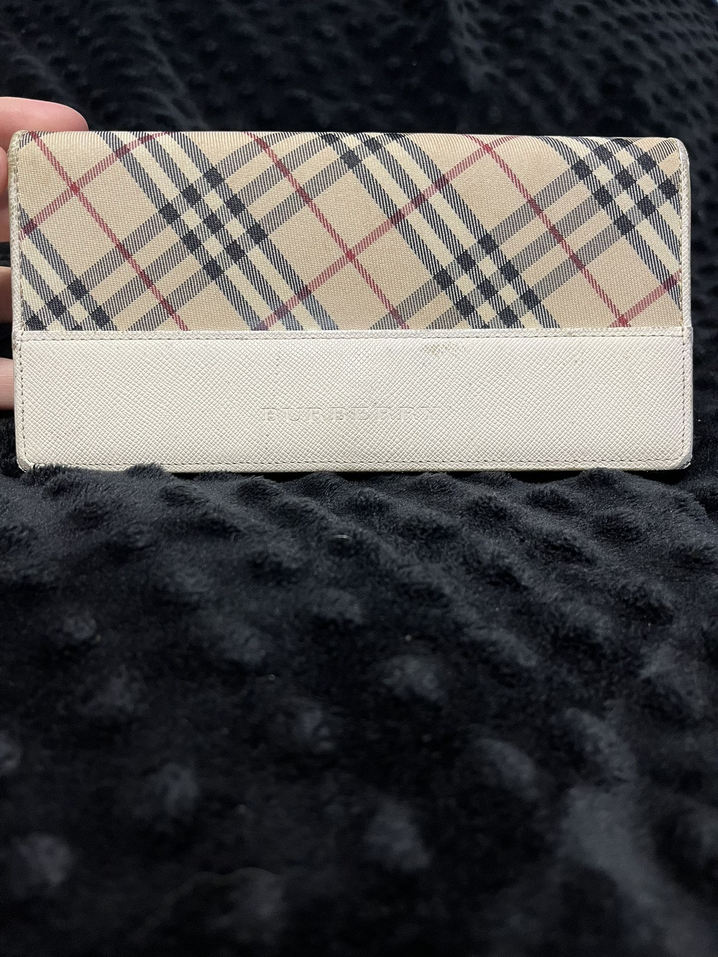 Beautiful Burberry White Nova Check Woman’s Long Wallet (100% Authentic)