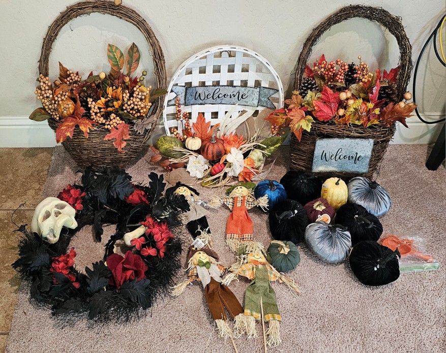 Fall & Halloween Wreaths And Decorations 