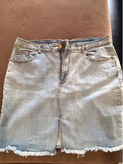 Boohoo size 16 women’s denim skirt