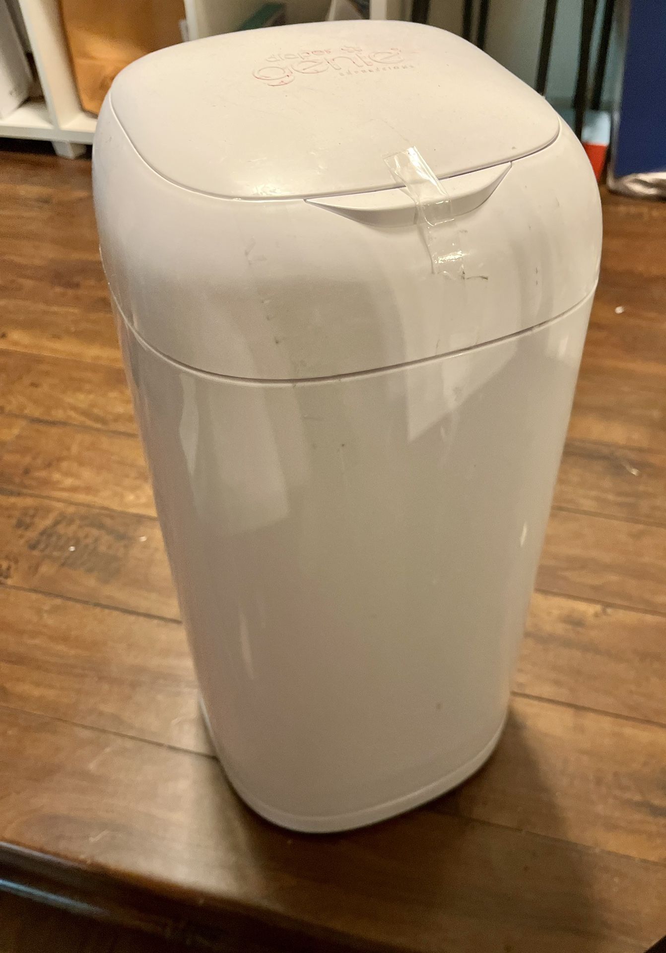 Diaper genie Used for few days, like new