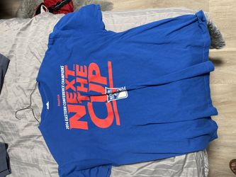 Grpahic Tee