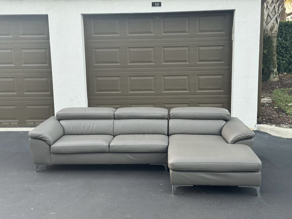 Sectional Couch/Sofa - Perazzi - Microfiber - Delivery Available 🚛