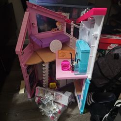 barbie house and furniture 
