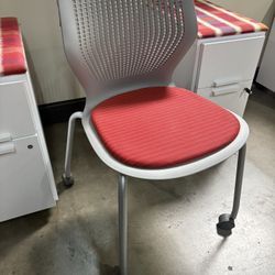 Knoll Multigeneration Mobile Stacking Chair 