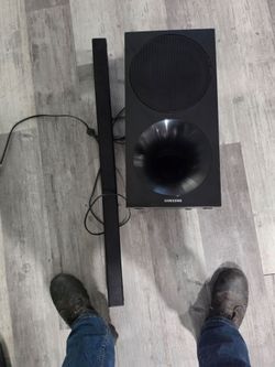 Samsung wireless subwoofer and Bluetooth bar spiker Sony