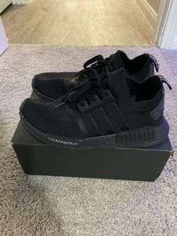 last dichtheid video Adidas NMD R1 JAPAN Triple Black for Sale in Houston, TX - OfferUp