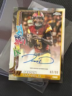 2025 Topps Chrome Jayden Daniels ON CARD AUTO FUTURE STARS /99 Refractor