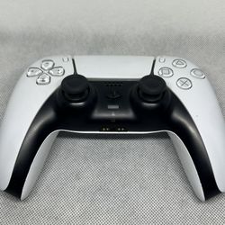PlayStation 5 Controller (White) – Used, Good Condition