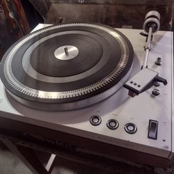 Philips 212 Electronic Belt Drive  Turntable W/ Parts Mule..