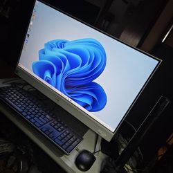 DELL All In One 27"Inch. Touchscreen Pc.  i7-1257U-CPU. 32GB Ram. 2TB NVMe m.2 SSD. GPU: NVIDIA GeForce 