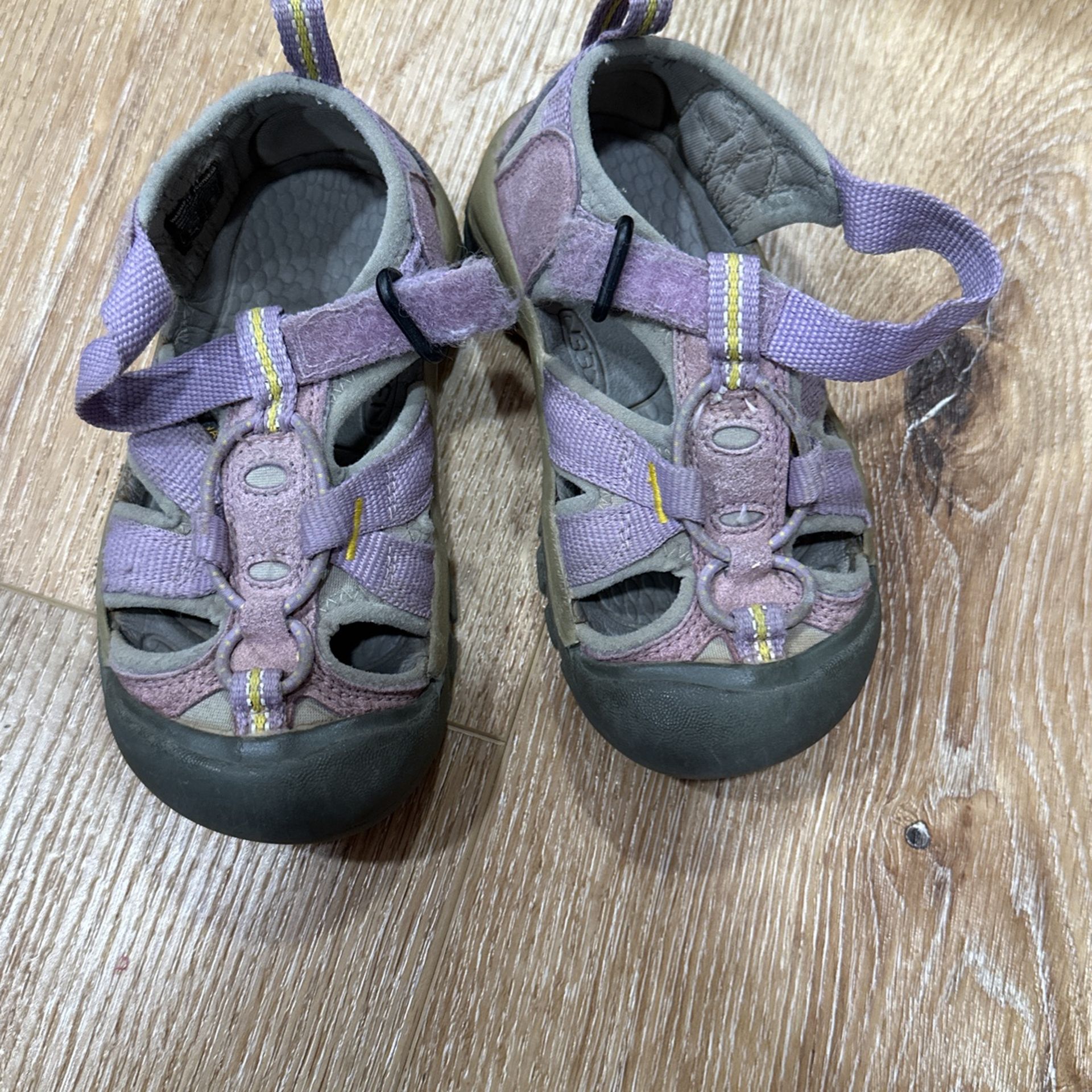 Keen Girls Shoes - Used Size 9