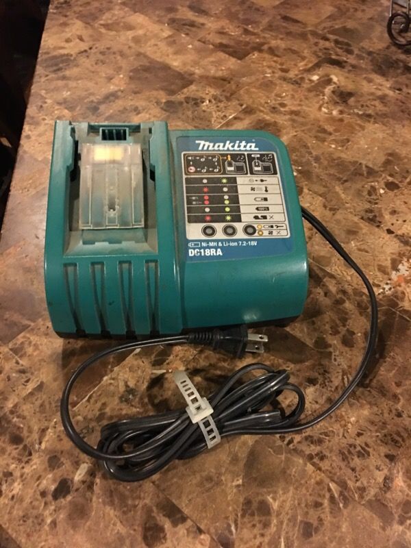 Used Battery charger 18 volts makita