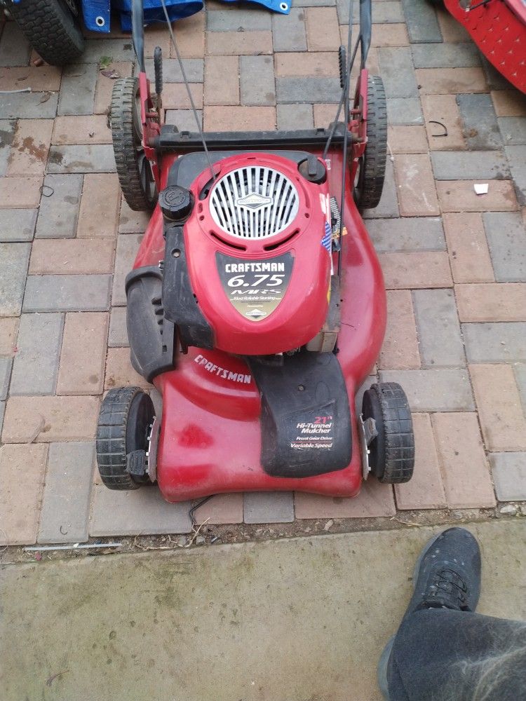 Craftsman 6.75 Lawn Mower for Sale in Moreno Valley, CA OfferUp