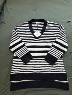 XXL V-Neck Sweater