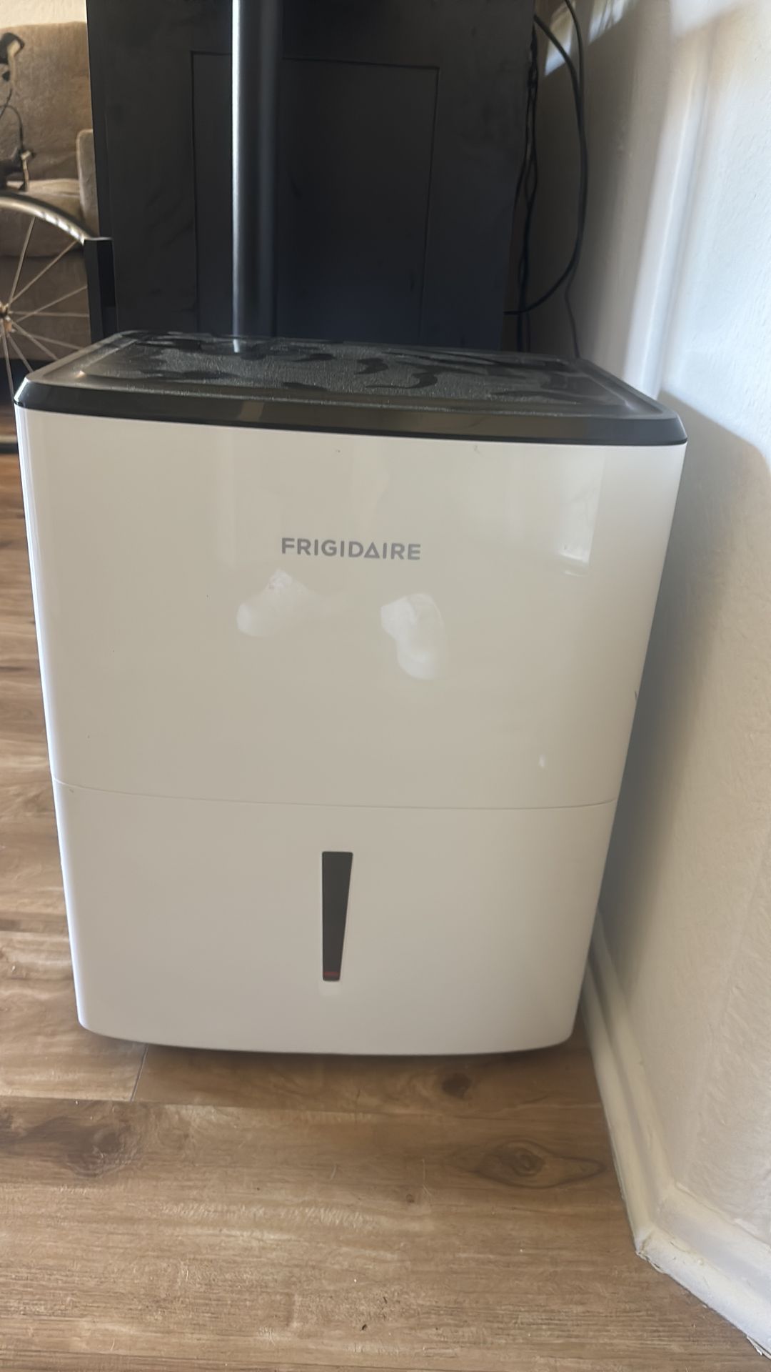 Frigidaire Dehumidifier – Perfect for Apartment / Bedroom