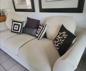 FREE, GRATIS, Sofa and round dining set, (4 chairs)