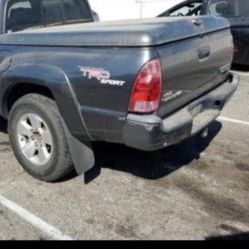 Toyota Tacoma.  Bed. Cover. Parts