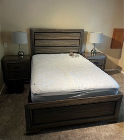 complete matching bedroom set in very good condition