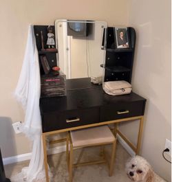 Vanity mirror