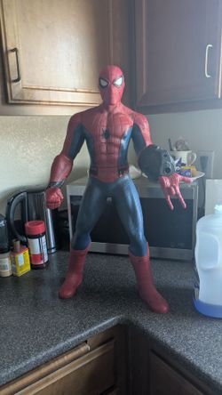 Marvel 2017 Spider-Man Homecoming Super Sense Interactive Action Figure 24"