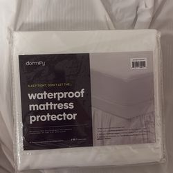 Brand new dormify waterproof mattress protector pick up in loop twin XL size