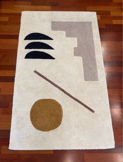 Abstract area rug 3’ x 5’