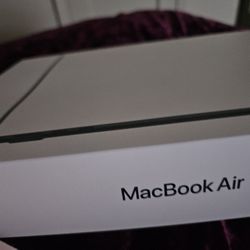 MacBook Air M2 Chip 13.6'