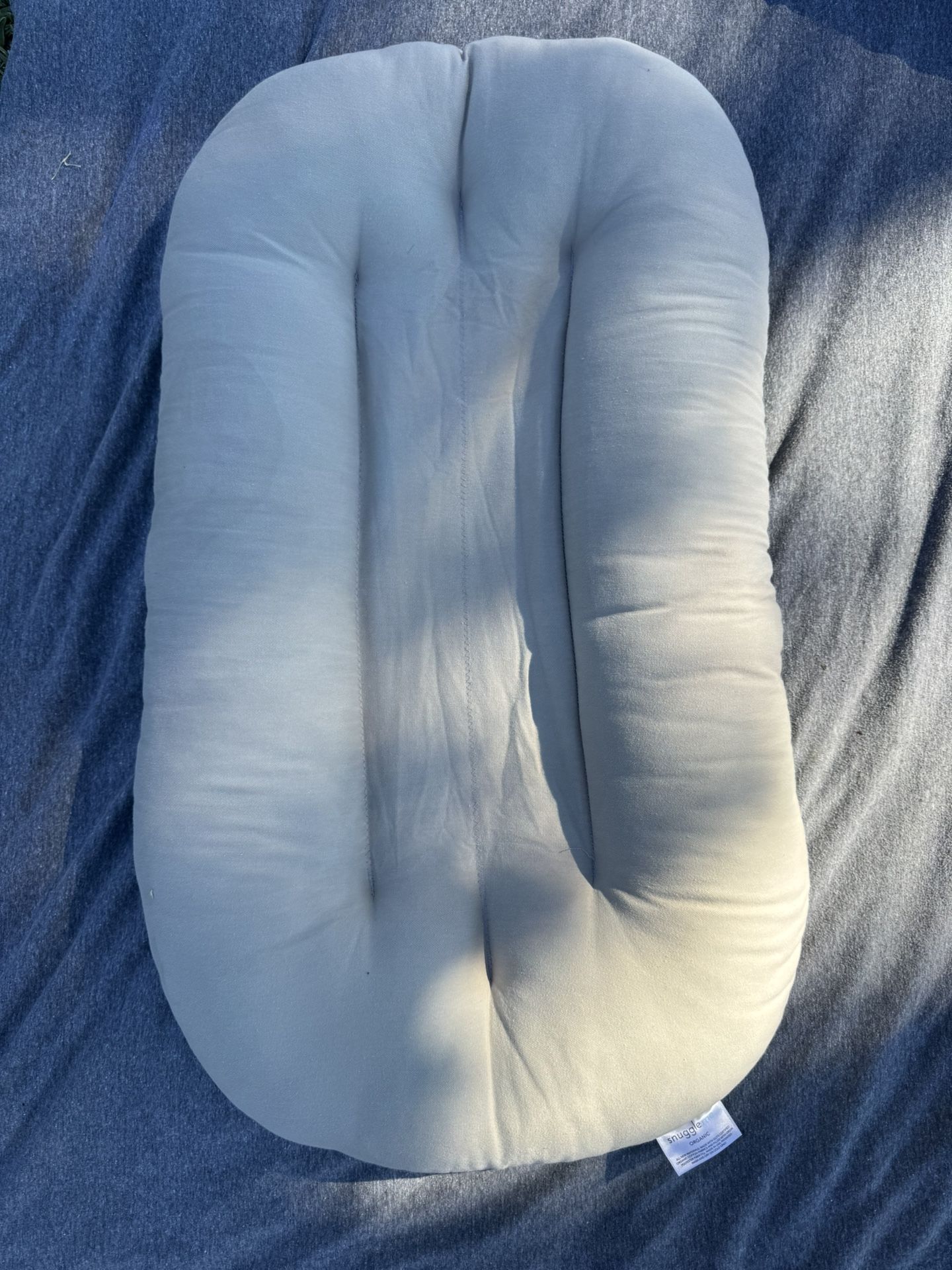 Snuggle Me Lounger + 2 Muslin Covers