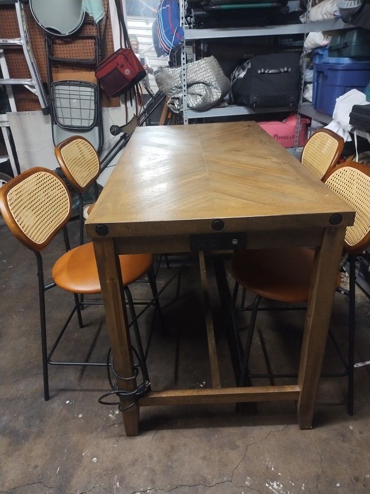 Free Table
