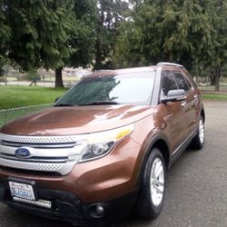 Ford Explorer XLT 
