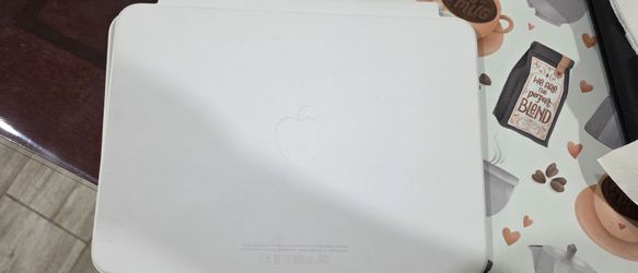 Apple Magic Keyboard Folio (Model A2695) for Sale in Harrison, NJ