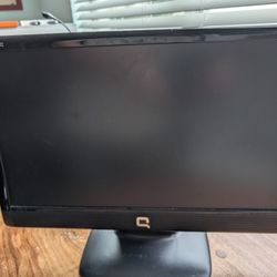 Compaq Q1859 18.5 Inch LCD Monitor + Power And Cables