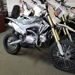 Full Size 125cc Dirt Bikes!!! Financing Available