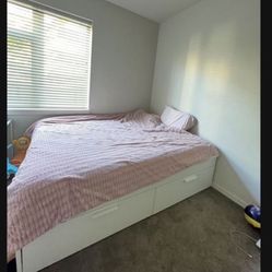 queen bed with mattress 