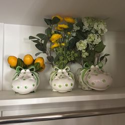Three Decorative Hippos With Fake Flowers From The 70’s