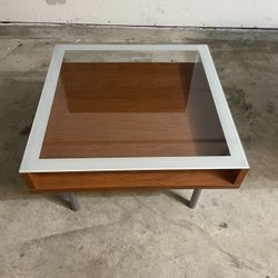 Coffee table With Glass Storage 