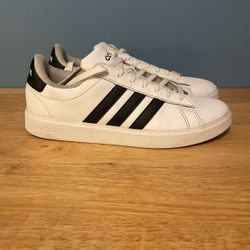 Adidas Sneakers