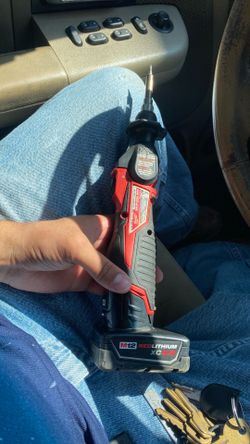 Milwaukee solder iron with 4.0 amp battery