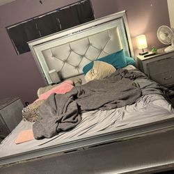 Free Cal King Bedroom Set