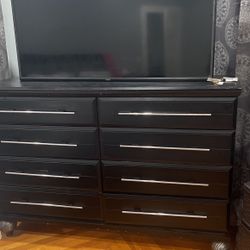 Bedroom set 4 pieces 