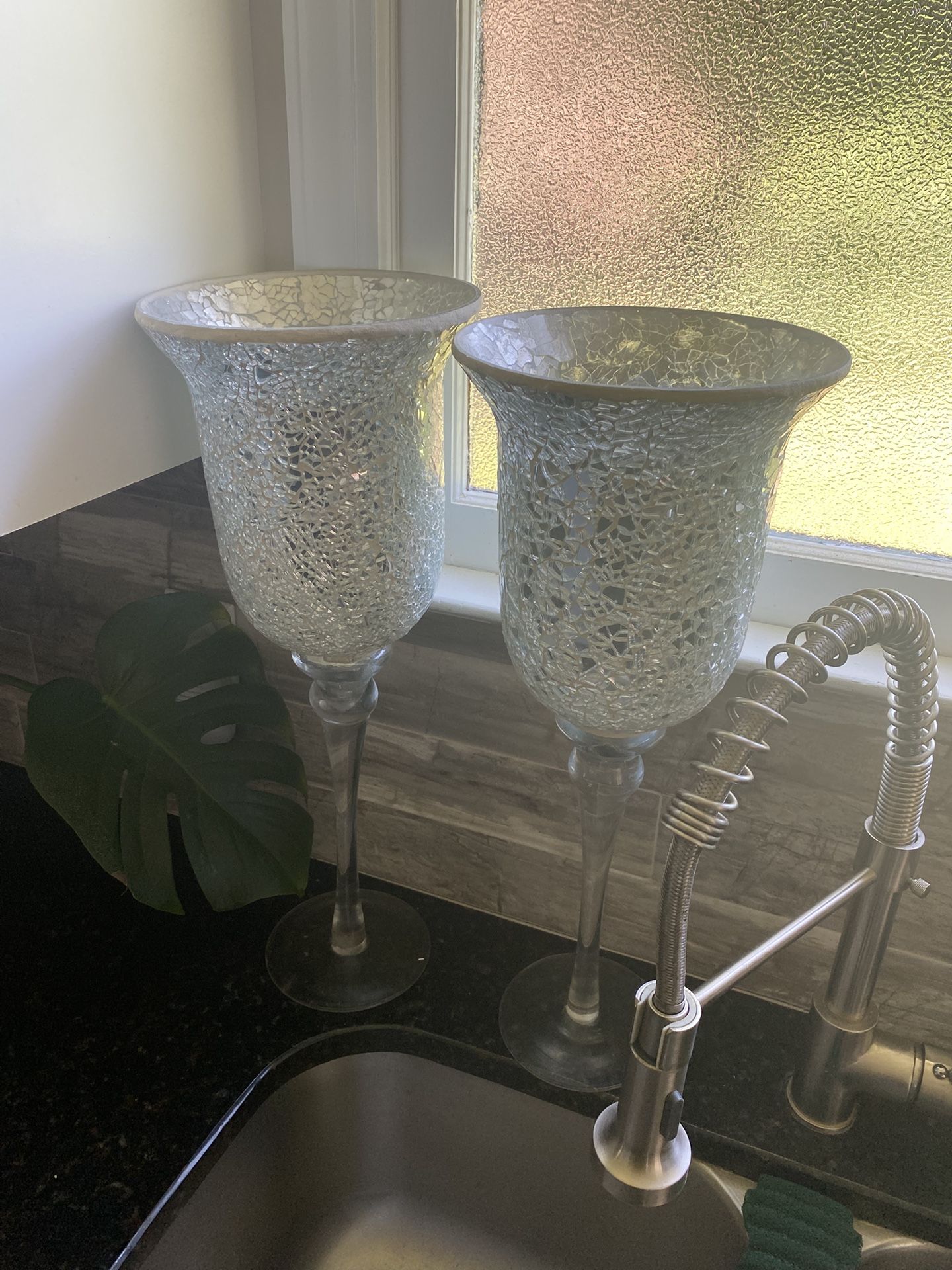 2 Vases