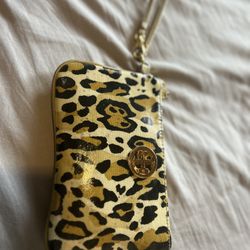 tory burch leopard clutch 